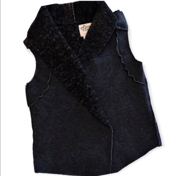 Afton St Vest - Picture 2 of 6